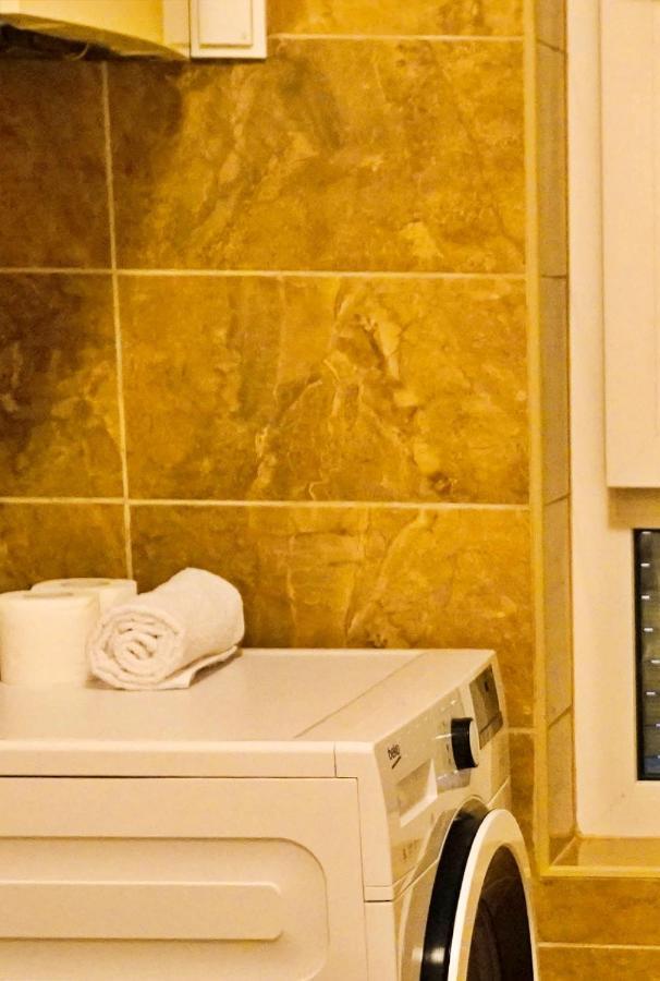 City Center Grand Apartment - Three-Bedroom, Free Parking Saraievo Exterior foto