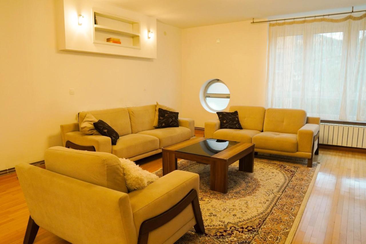 City Center Grand Apartment - Three-Bedroom, Free Parking Saraievo Exterior foto