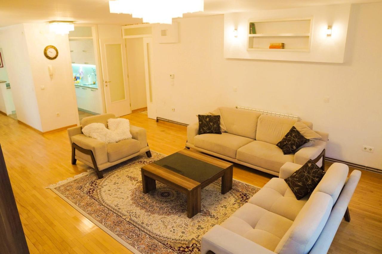 City Center Grand Apartment - Three-Bedroom, Free Parking Saraievo Exterior foto