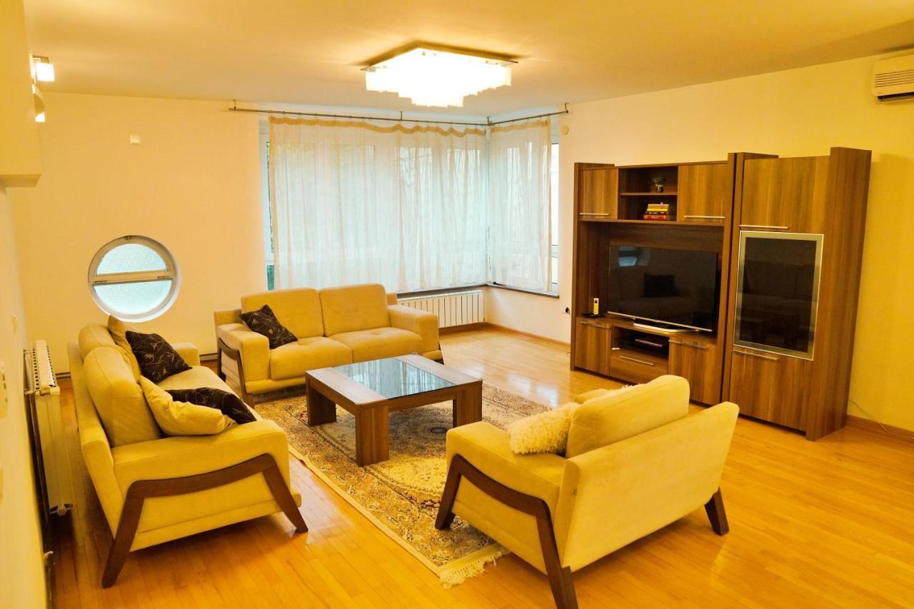City Center Grand Apartment - Three-Bedroom, Free Parking Saraievo Exterior foto